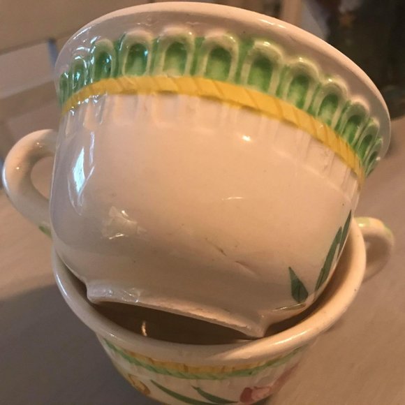 Two Mid Century Italian Pottery Coffee Cups - Picture 3 of 4